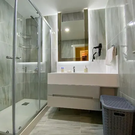 Brand-new Elegant 1-bedroom *