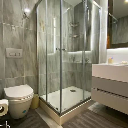 Brand-new Elegant 1-bedroom *